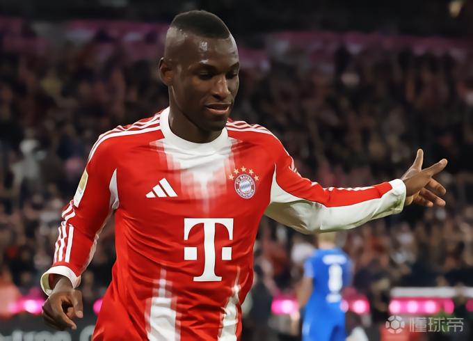 邮报：雅克松愿意留在切尔西，但也在观望锋线人员变动
